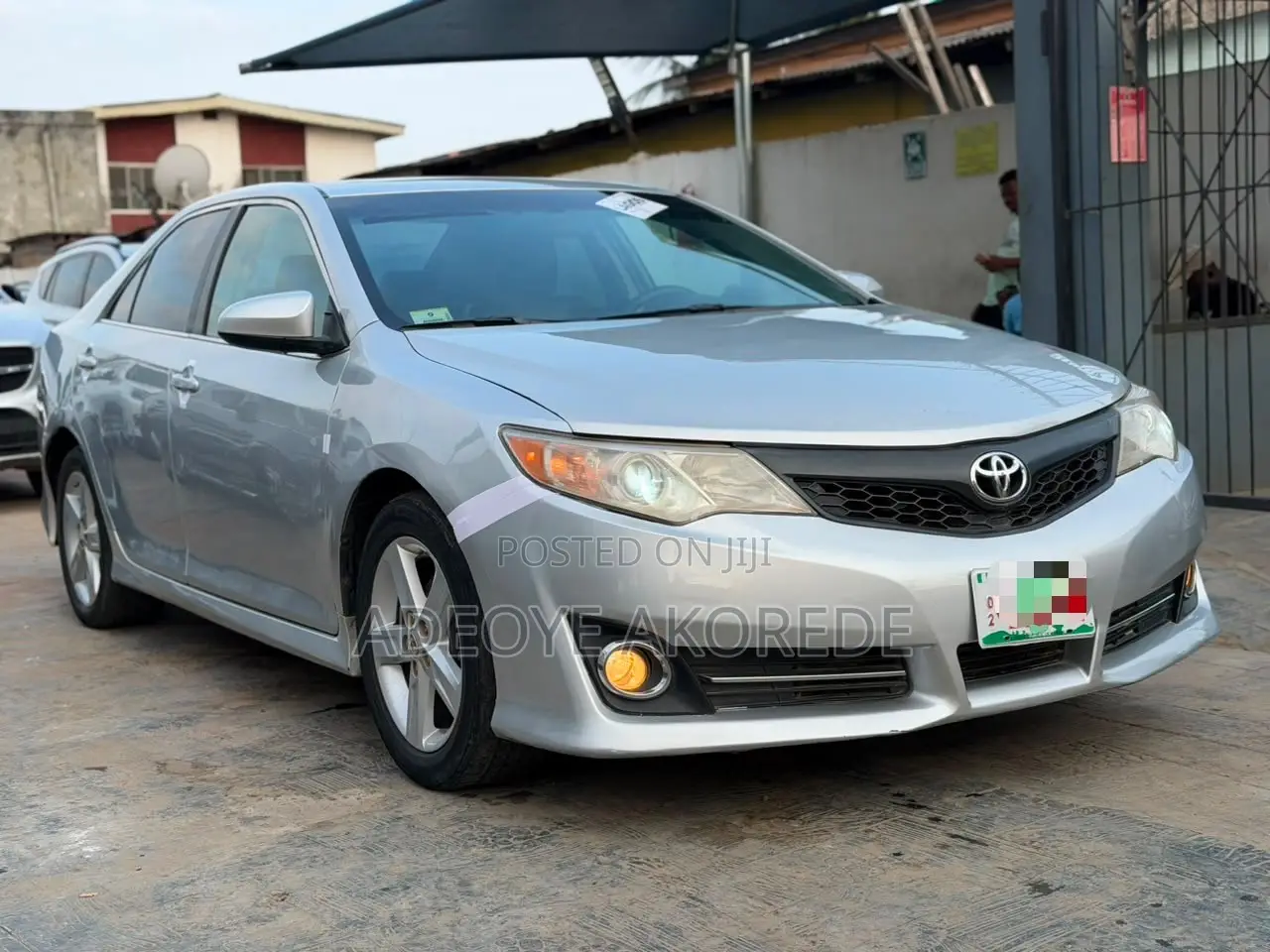 Toyota Camry SE 4dr Sedan (2.5L 4cyl 6A) 2013 Silver