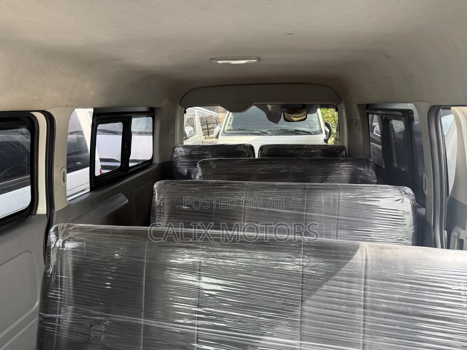Toyota HiAce 2013 White