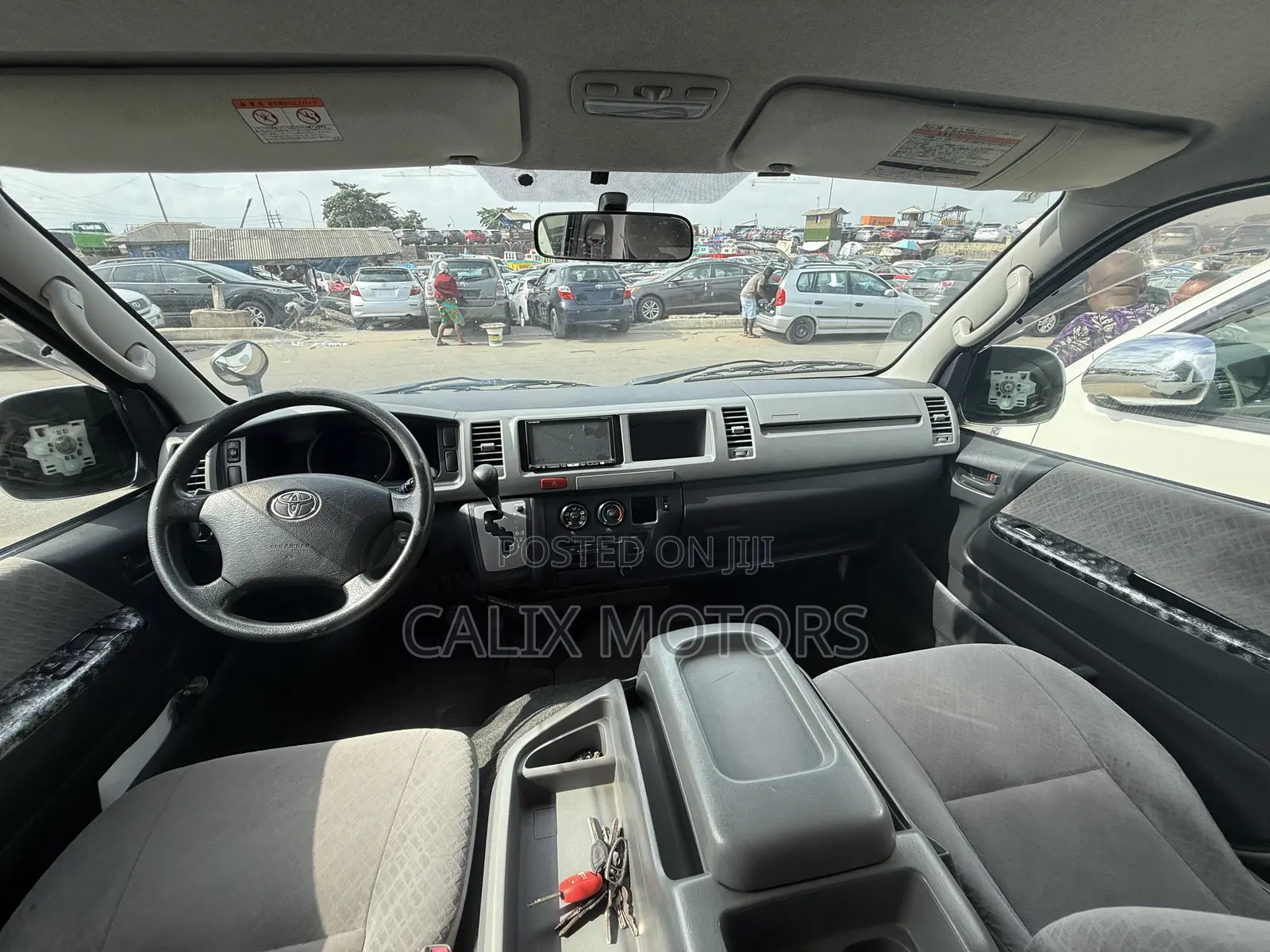 Toyota HiAce 2013 White