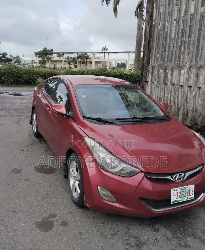 Hyundai Elantra Limited Sedan FWD (1.8L 4cyl 6A) 2013 Red