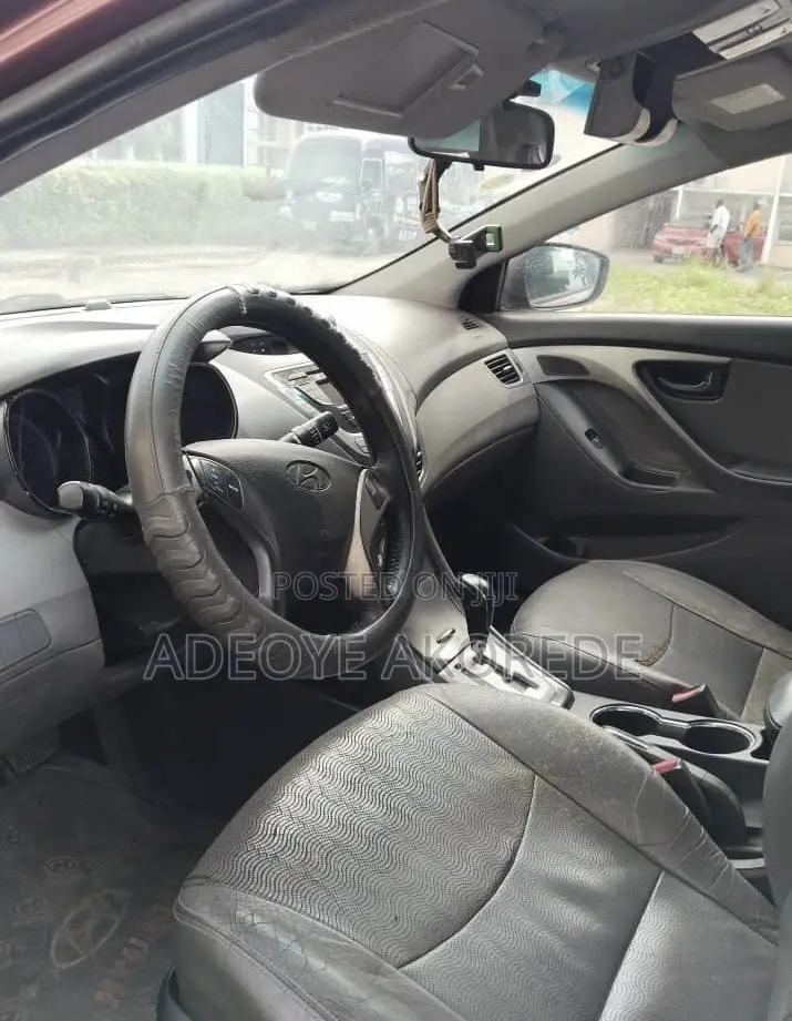 Hyundai Elantra Limited Sedan FWD (1.8L 4cyl 6A) 2013 Red