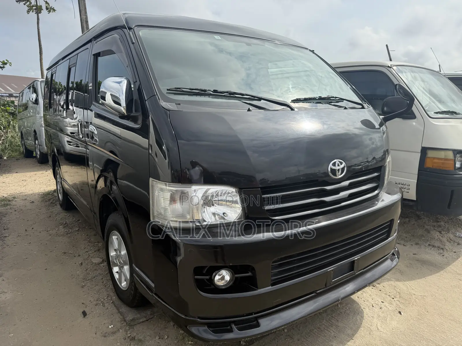 Toyota HiAce 2012 Black