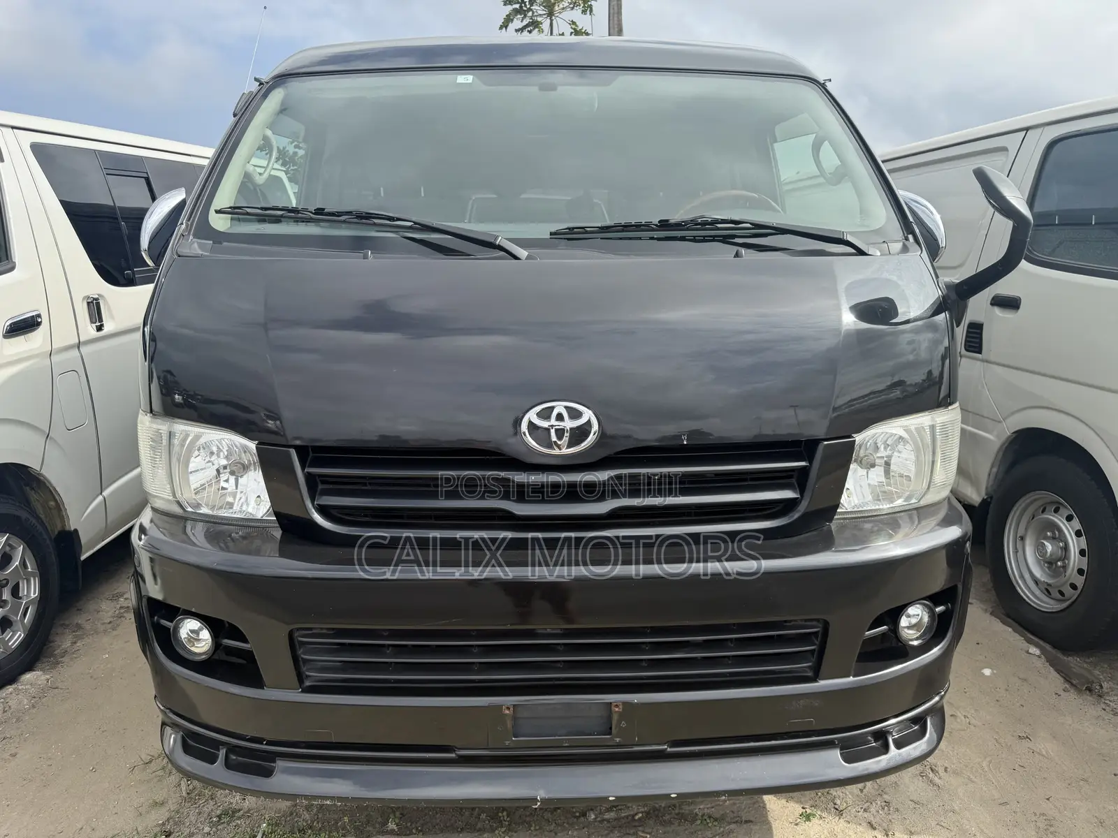 Toyota HiAce 2012 Black