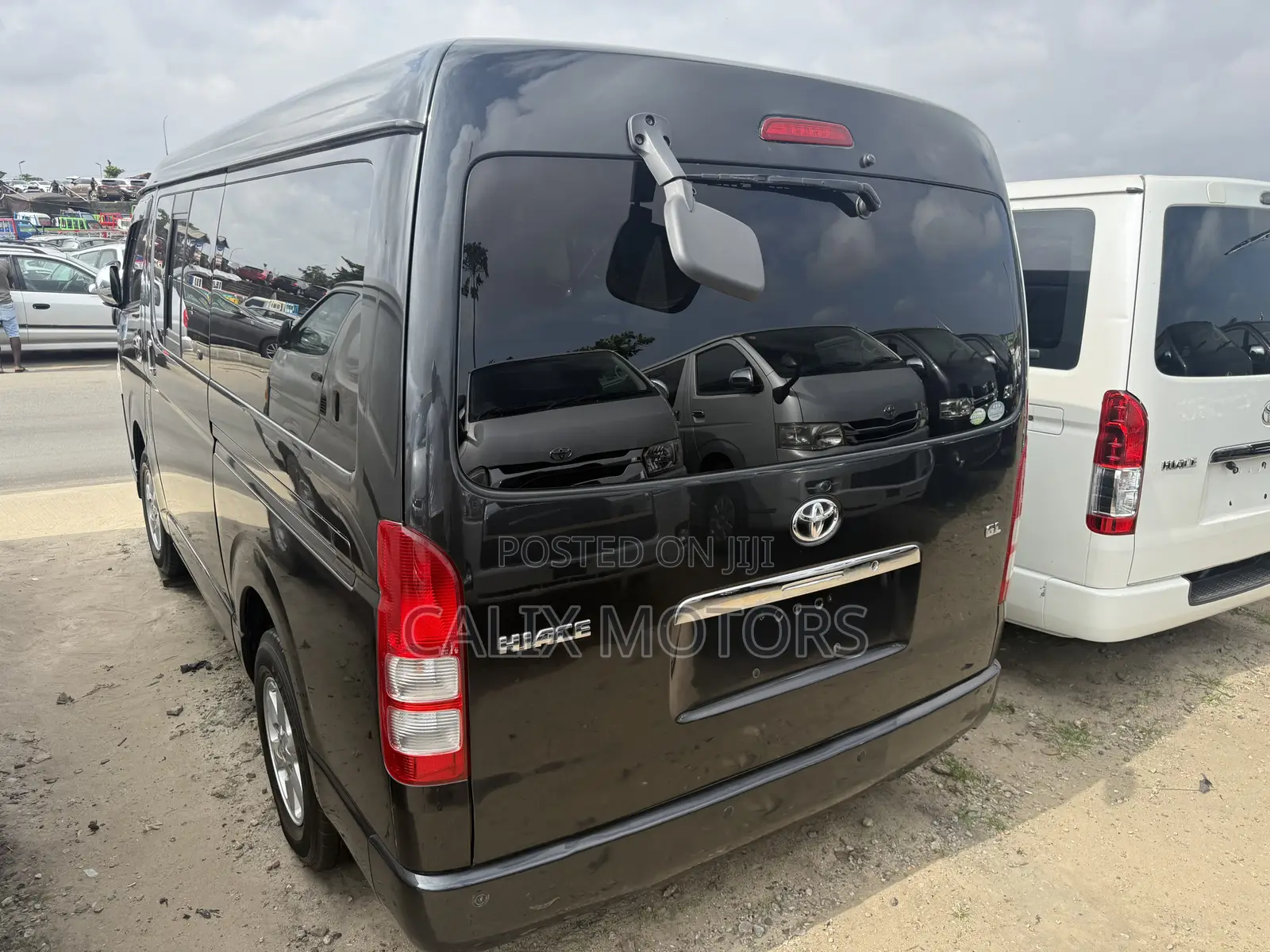 Toyota HiAce 2012 Black