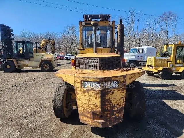 Caterpillar V330B (Heavy-Duty Pneumatic Tire Forklift) -16.5Tons