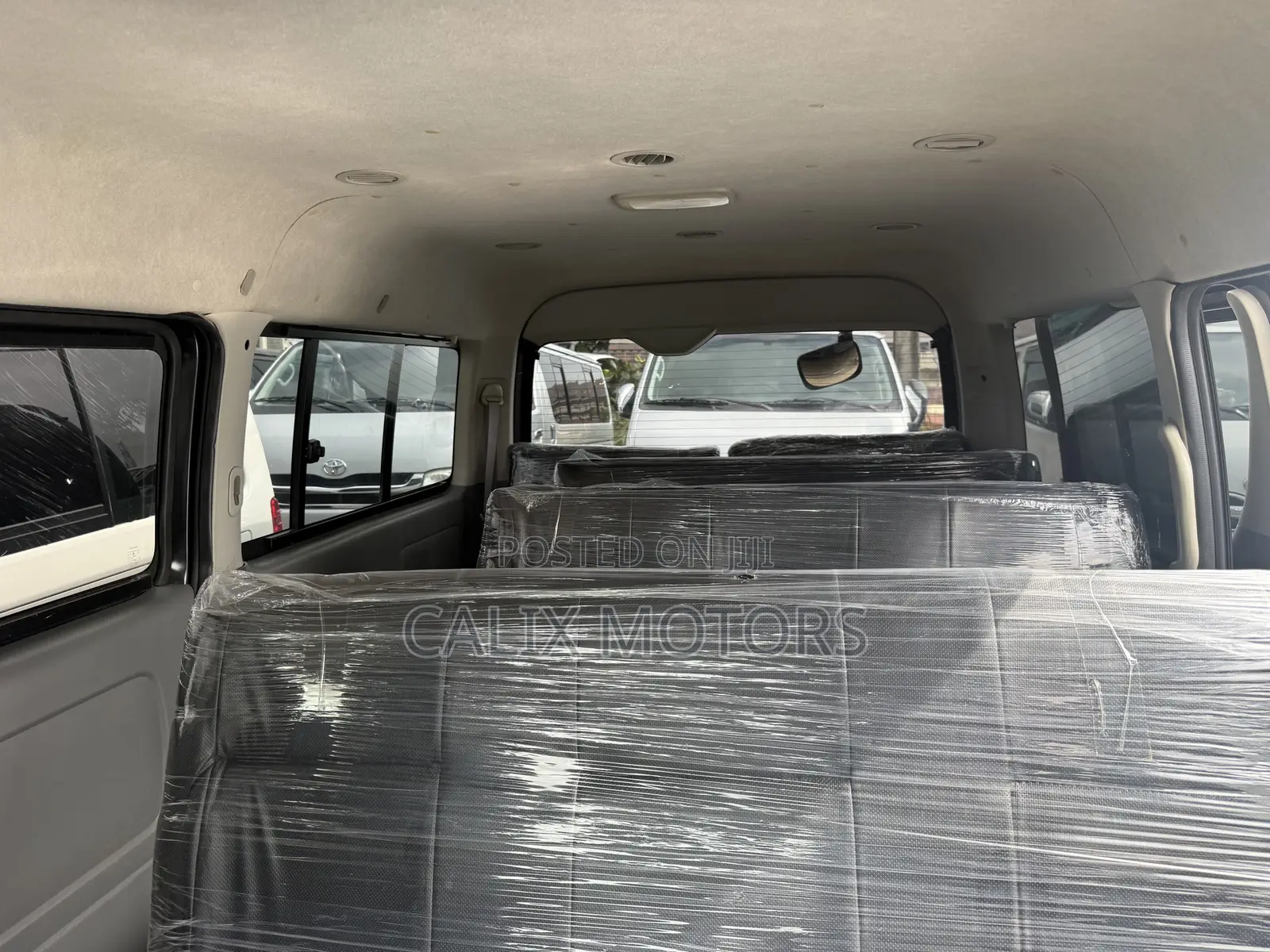 Toyota HiAce 2012 Black