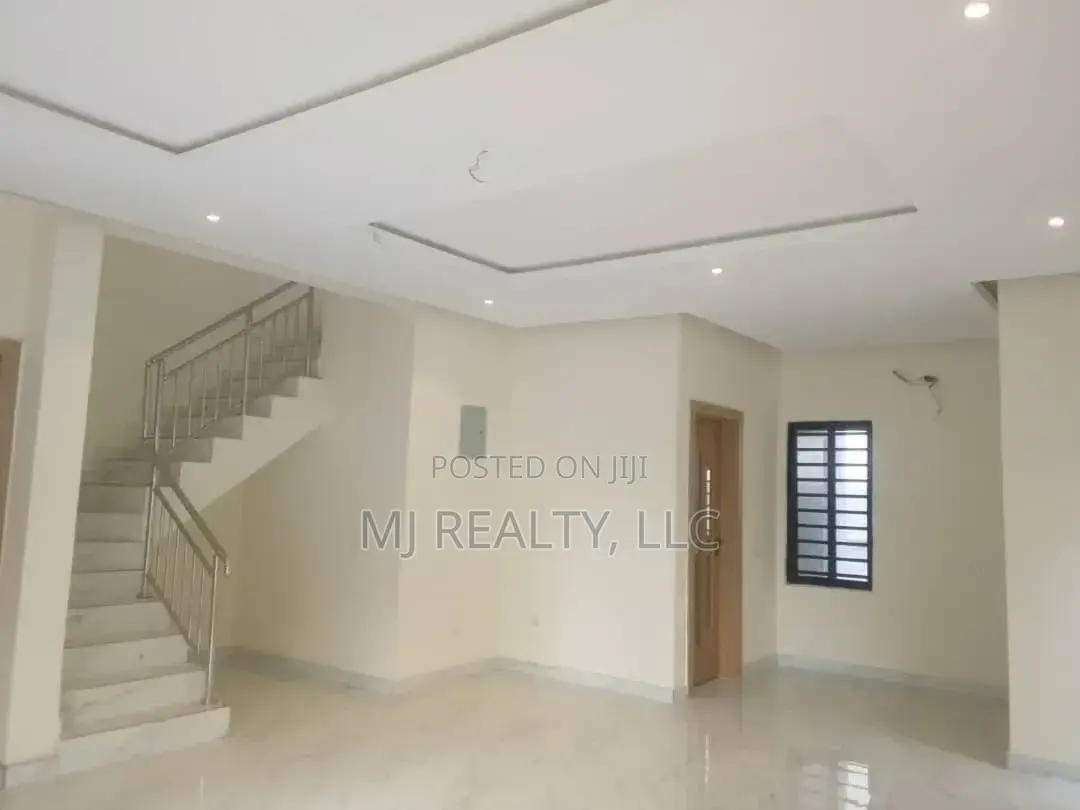 4bdrm Townhouse/Terrace in Ikeja for sale