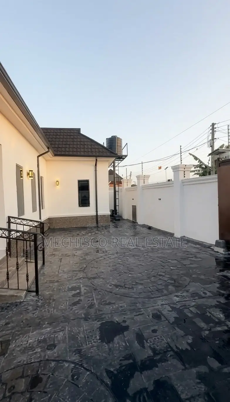 3bdrm Bungalow in Obio-Akpor for sale