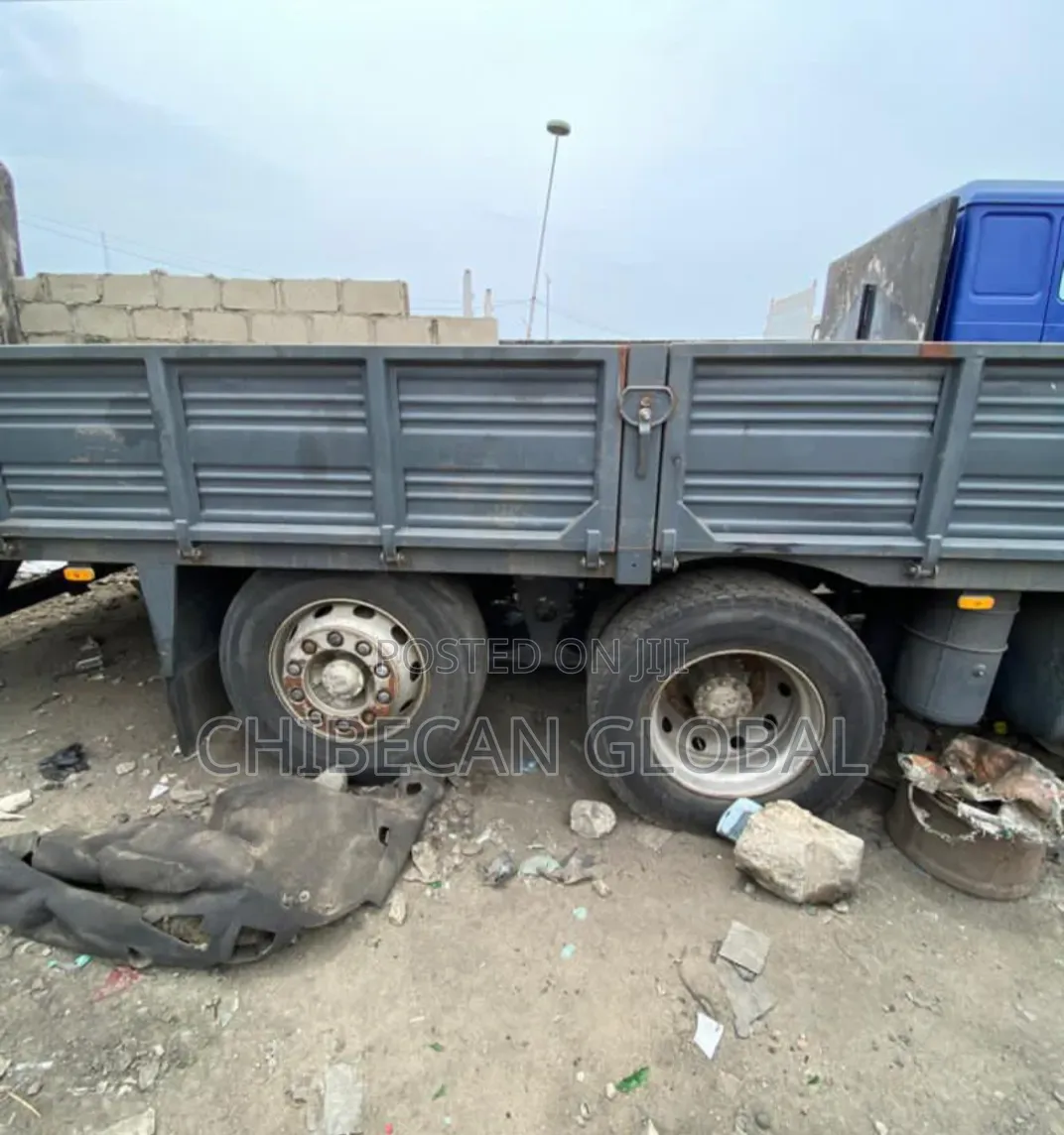 DAF 95XF Pickup Truck 8 Tyres (Foreign Used) 2004