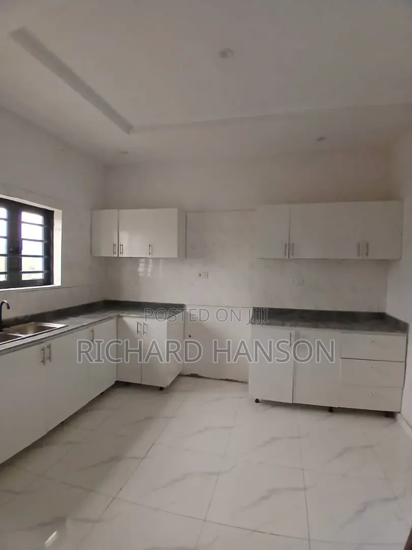 3bdrm Bungalow in Peak, Awoyaya for sale