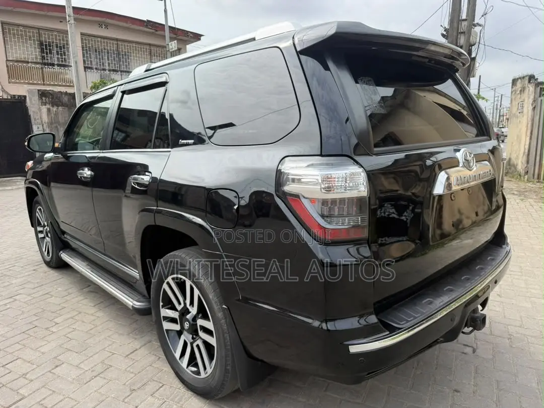 Toyota 4-Runner Limited Nightshade 4x4 2019 Black