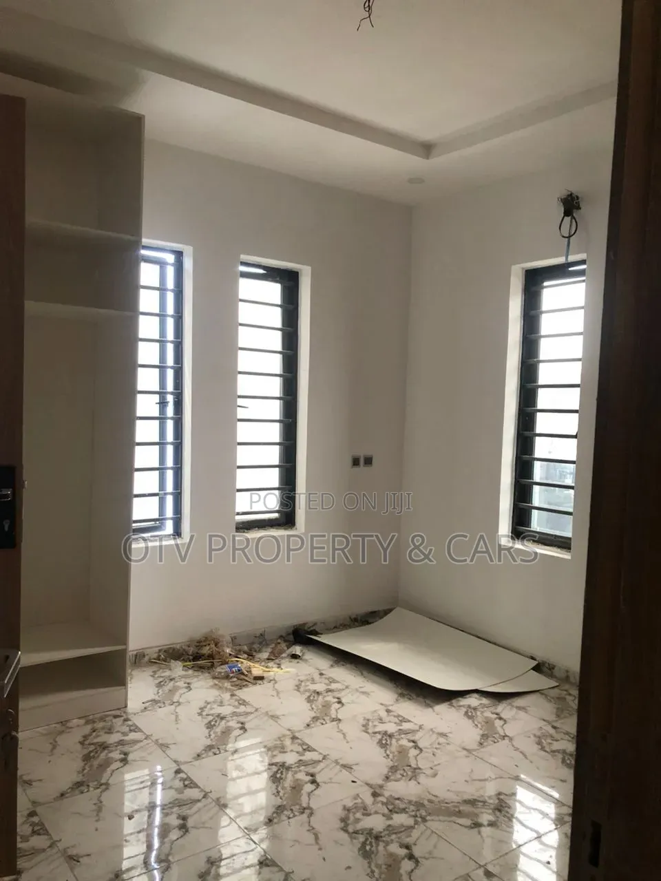 5bdrm Duplex in Off Lekki-Epe Expressway for sale