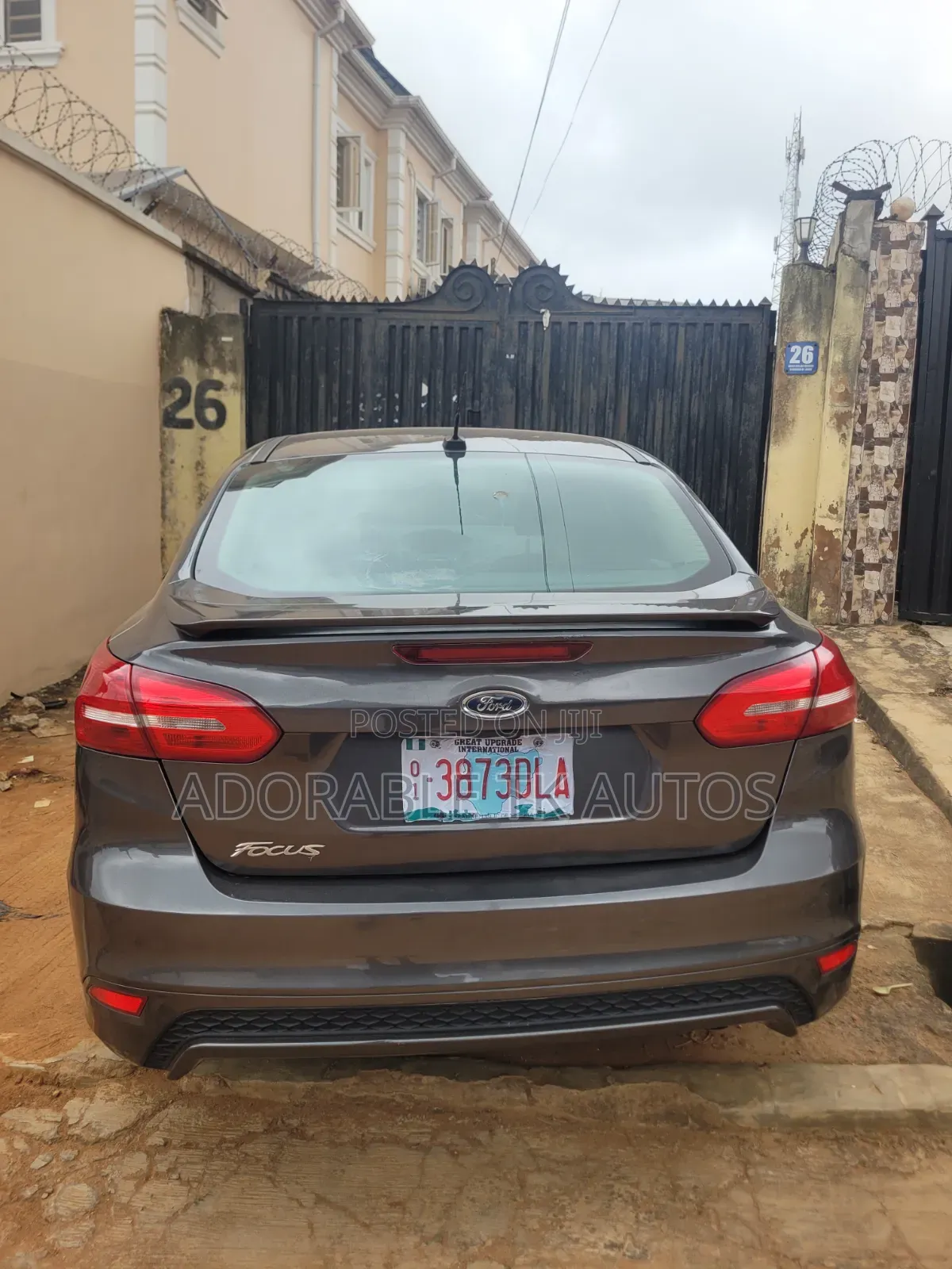 Ford Focus S Sedan FWD (2.0L 4cyl 5M) 2016 Gray