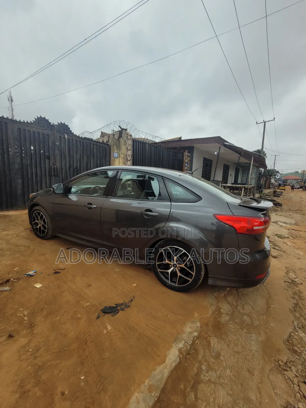 Ford Focus S Sedan FWD (2.0L 4cyl 5M) 2016 Gray