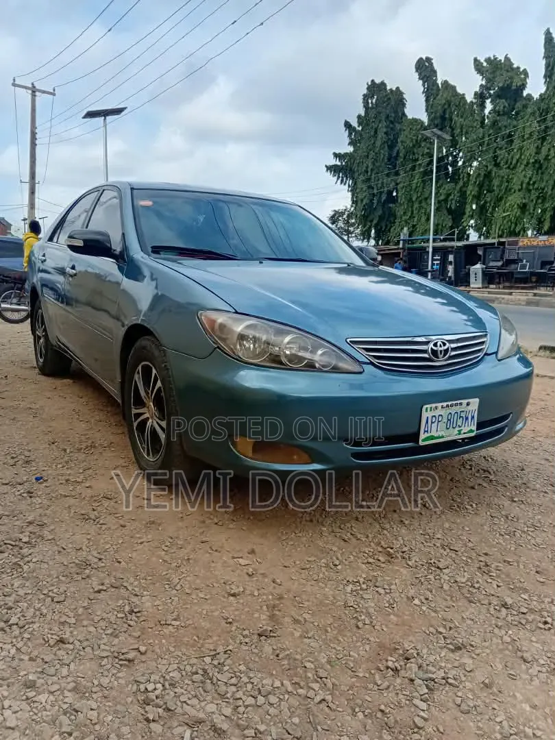 Toyota Camry 2024 Blue