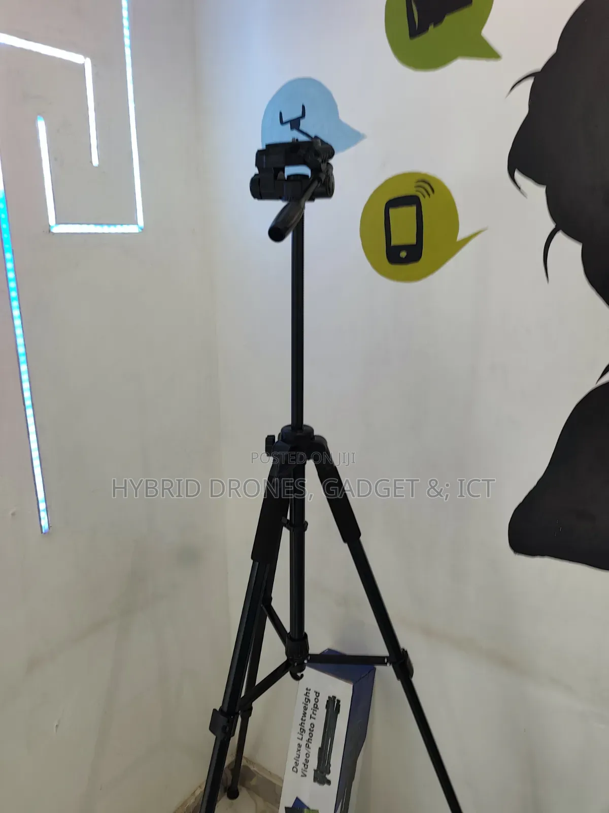 Deluxe 7ft Strong Mobile/Camera Tripod for Video Shoot