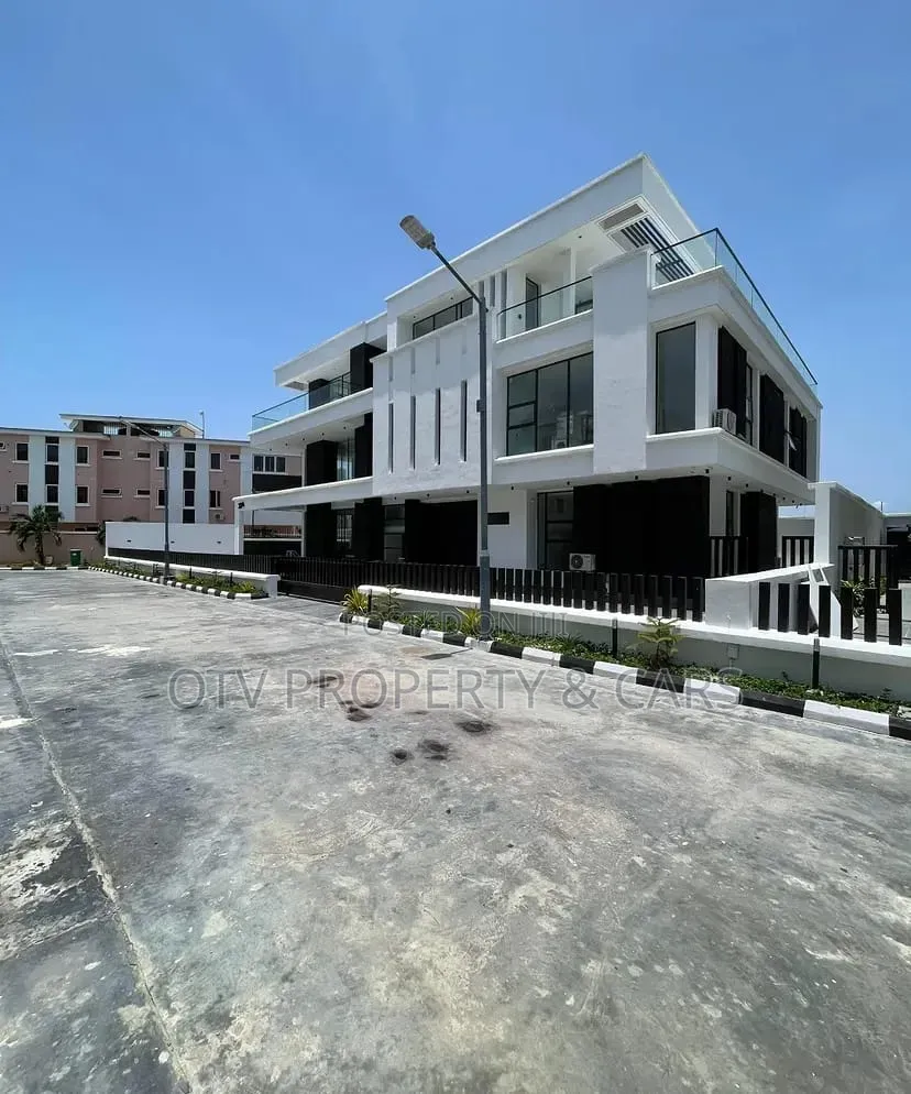 5bdrm Duplex in Osapa london for sale