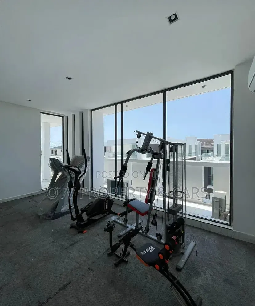 5bdrm Duplex in Osapa london for sale