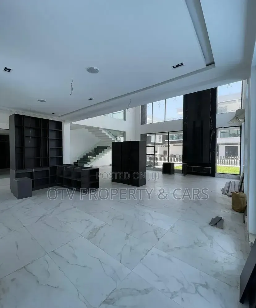 5bdrm Duplex in Osapa london for sale