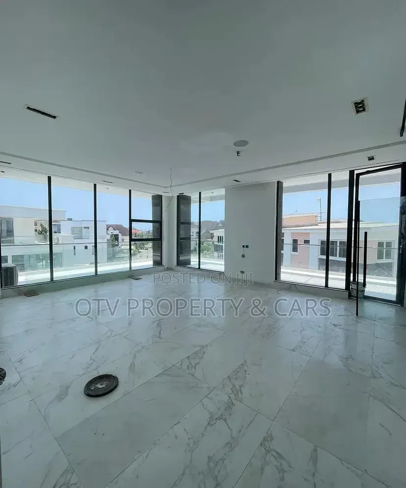 5bdrm Duplex in Osapa london for sale