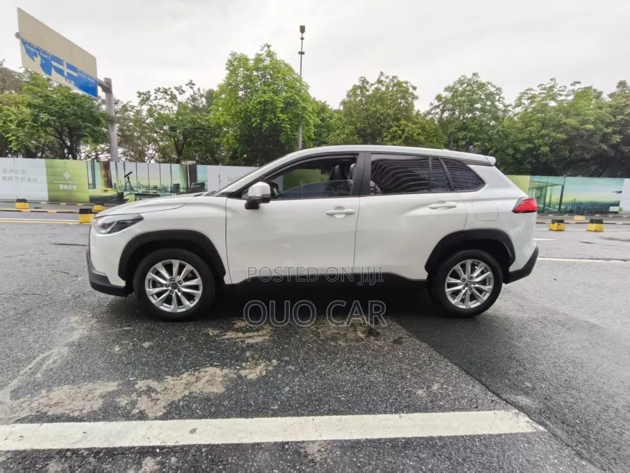 Toyota Corolla Cross XLE 2WD 2024 White