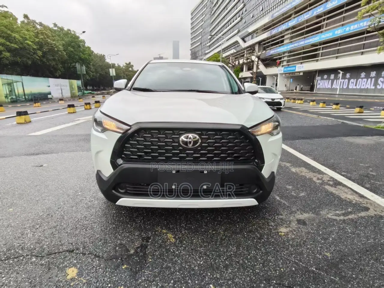 Toyota Corolla Cross XLE 2WD 2024 White