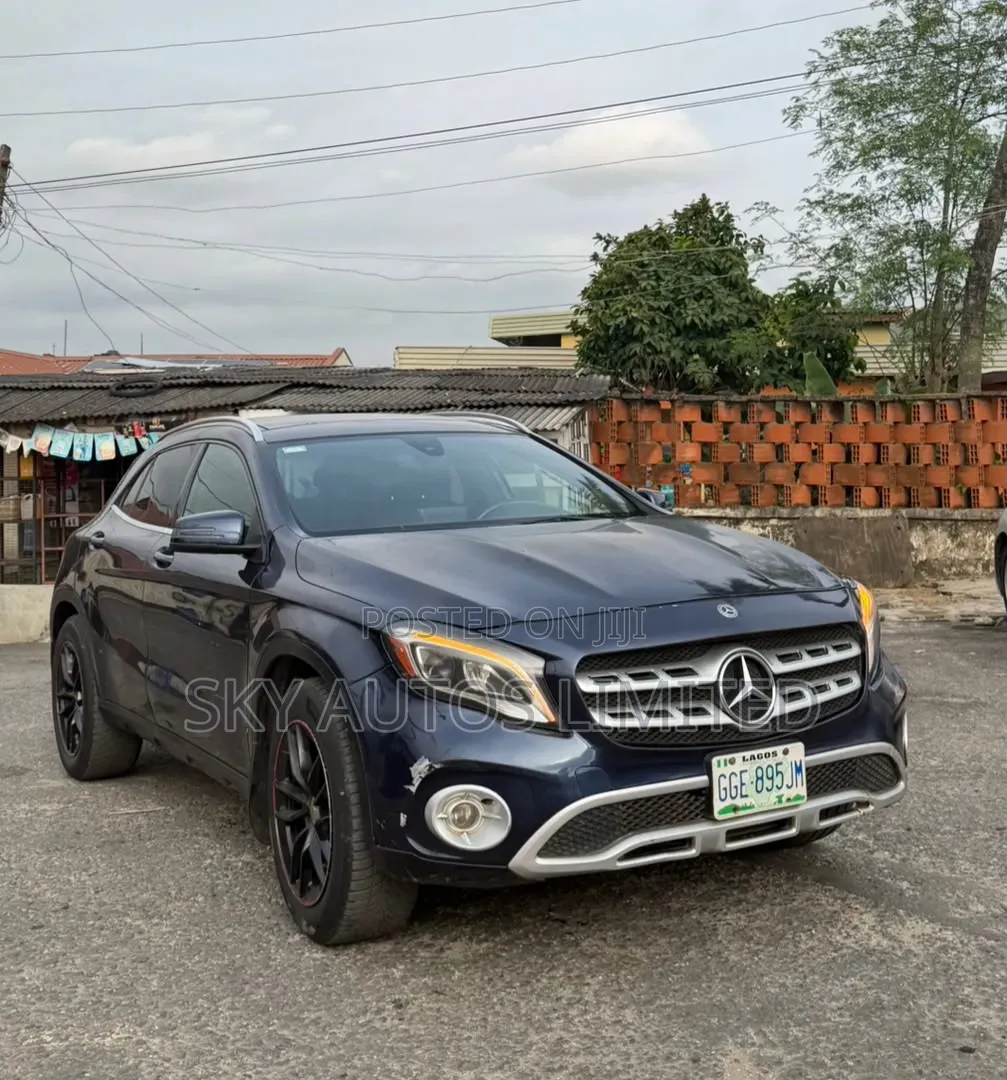 Mercedes-Benz GLA-Class 2018 Blue