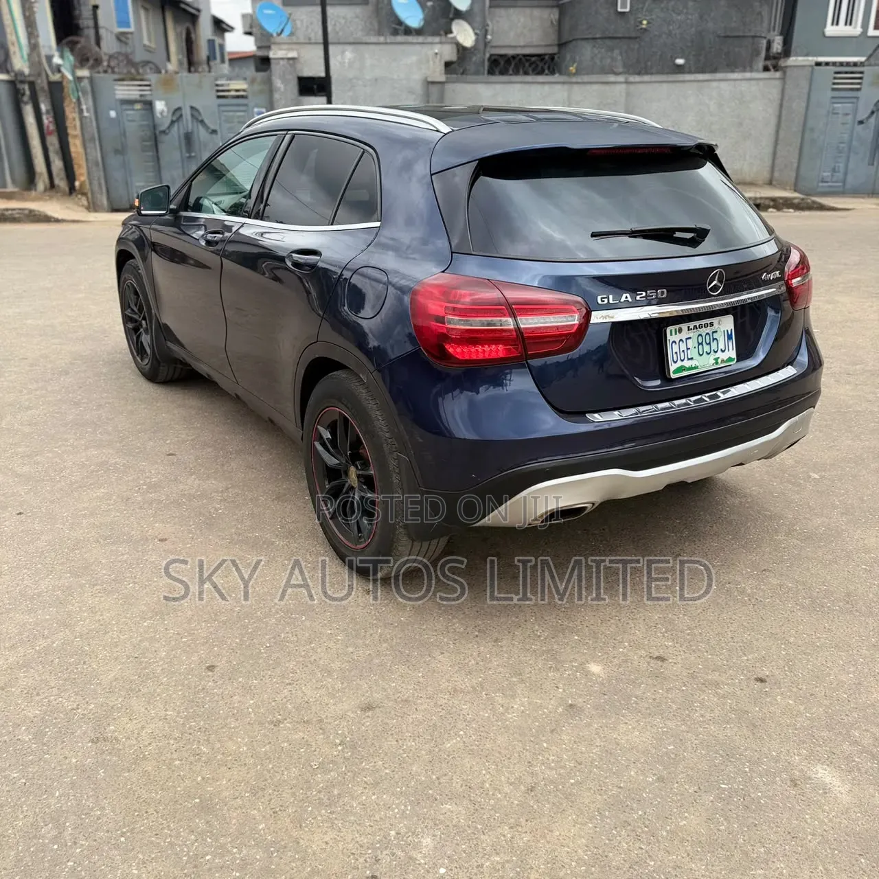 Mercedes-Benz GLA-Class 2018 Blue