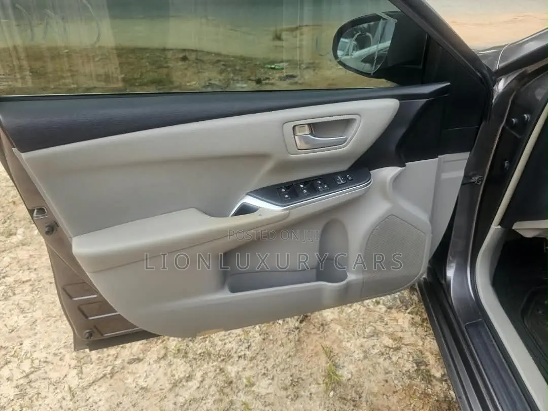 Toyota Camry 2016 Black