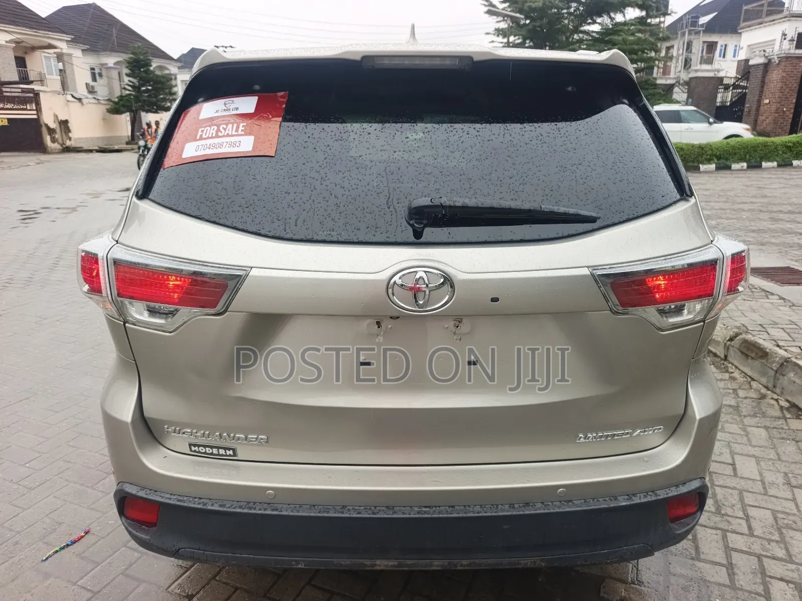Toyota Highlander Limited V6 4x4 (3.5L 6cyl 6A) 2016 Gold