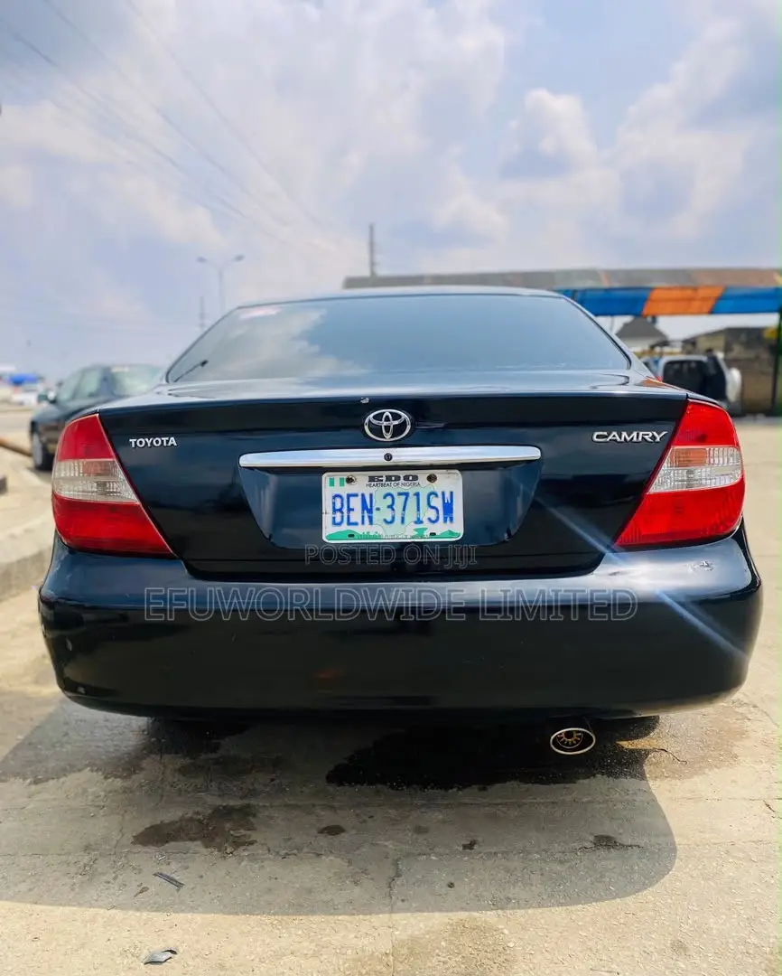 Toyota Camry LE 4dr Sedan (2.4L 4cyl 5M) 2004 Black