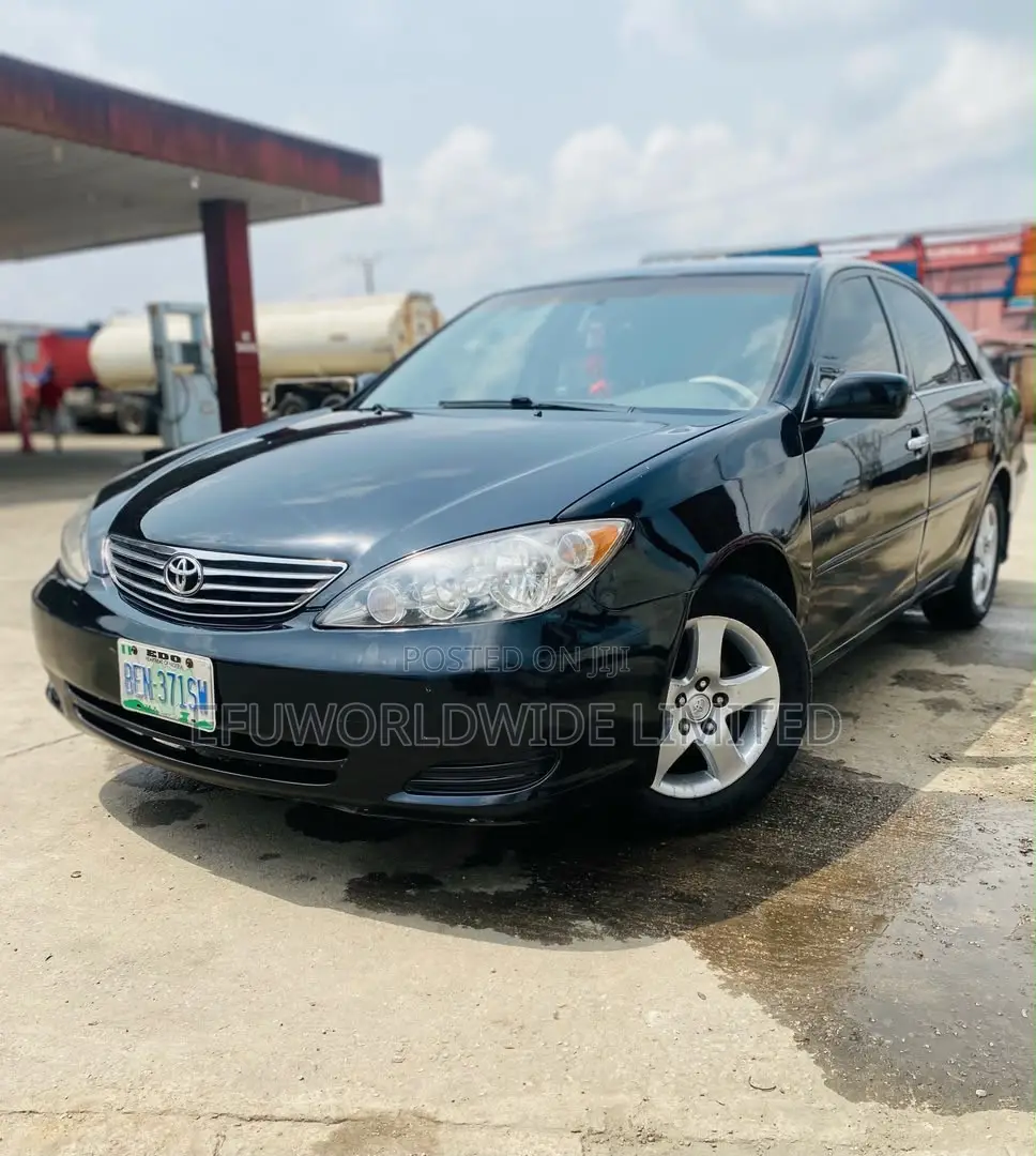 Toyota Camry LE 4dr Sedan (2.4L 4cyl 5M) 2004 Black