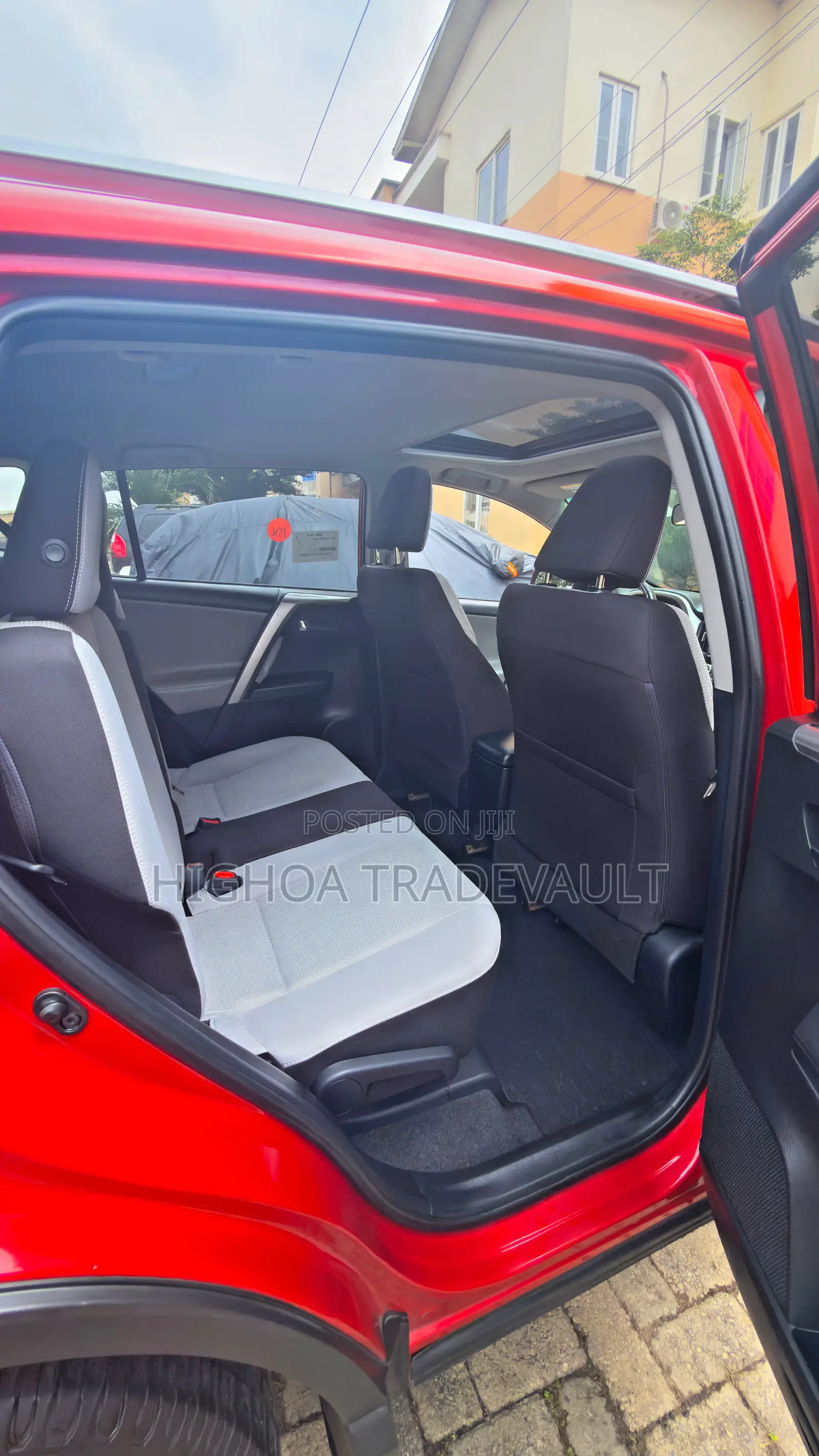 Toyota RAV4 XLE FWD (2.5L 4cyl 6A) 2017 Red