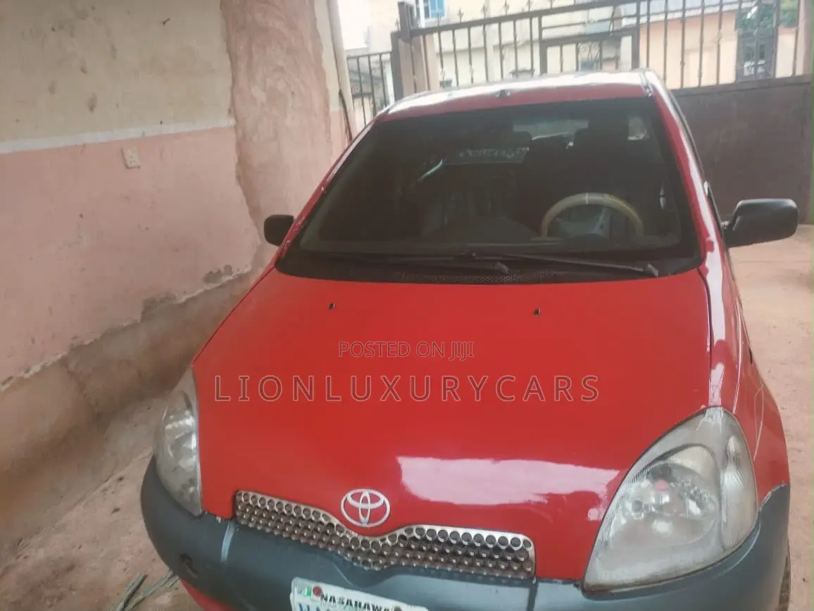 Toyota Yaris 2005 Red