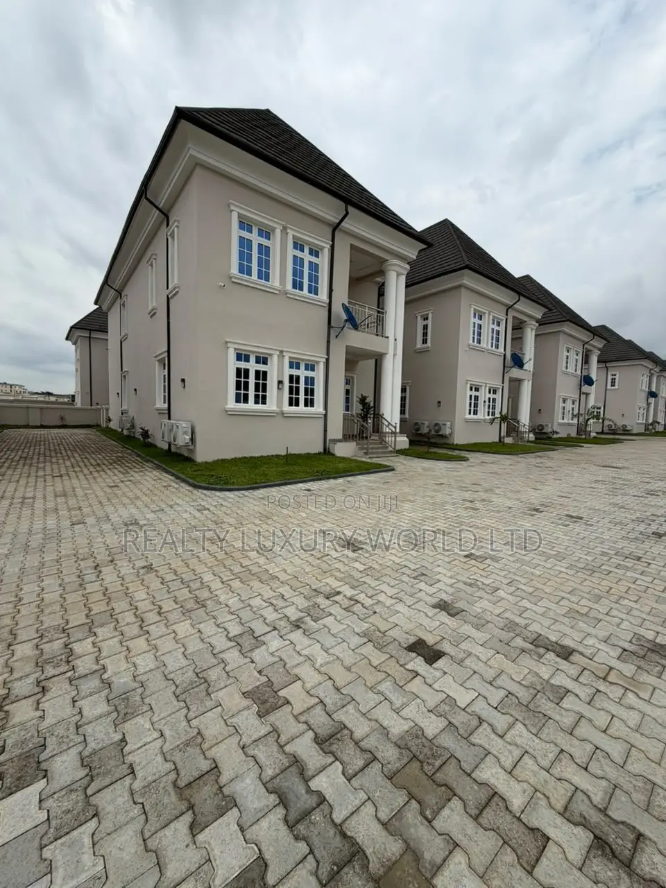 Furnished 3bdrm Duplex in Mabushi for sale