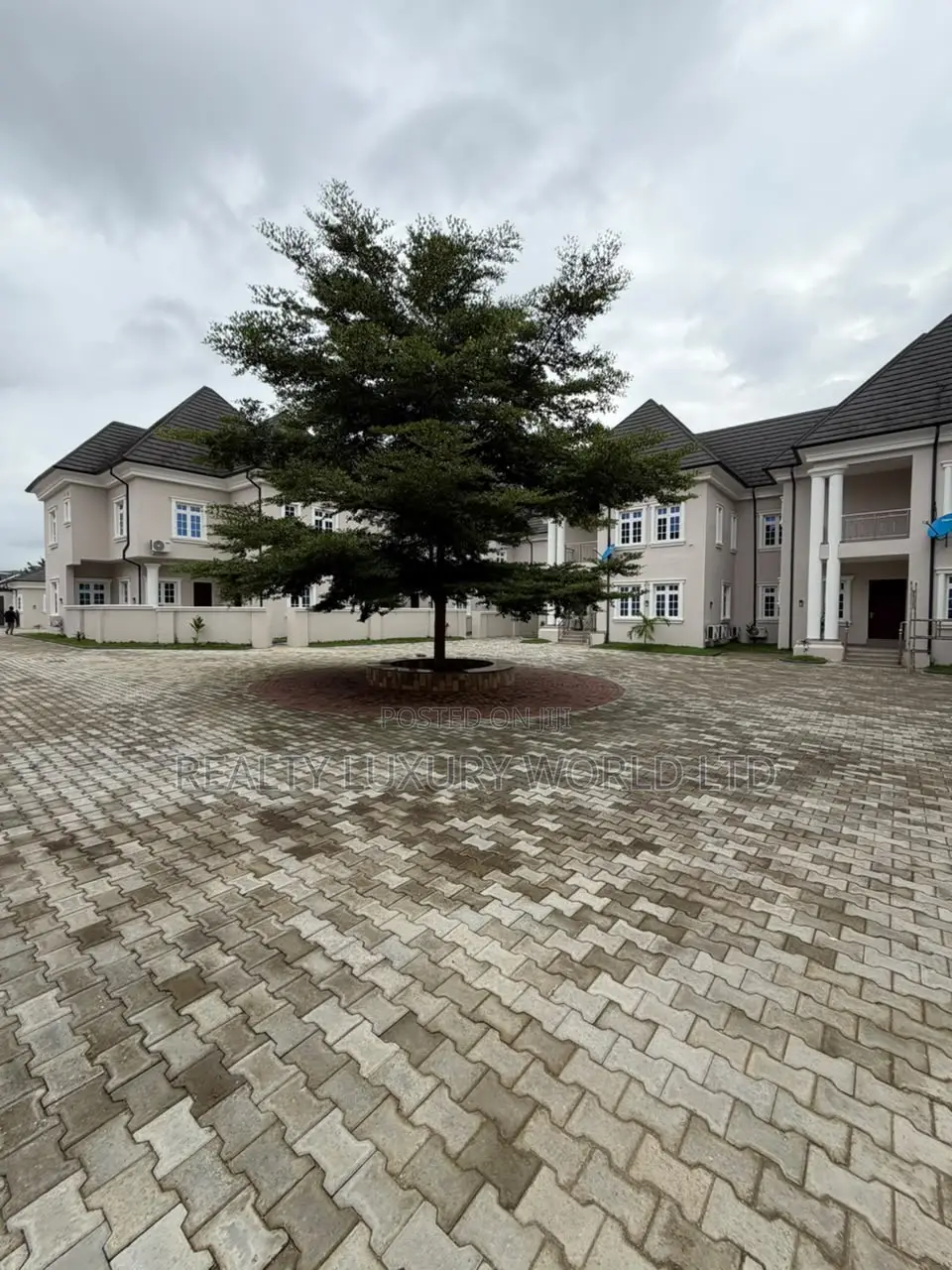 Furnished 3bdrm Duplex in Mabushi for sale