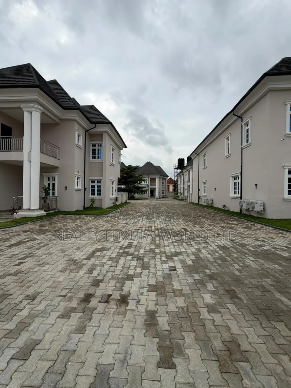 Furnished 3bdrm Duplex in Mabushi for sale