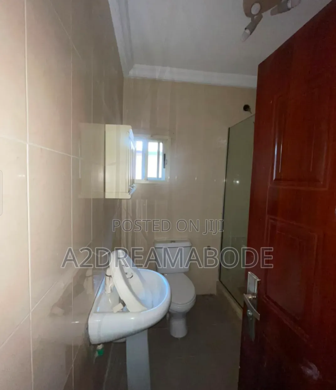 5bdrm Duplex in Ogudu for rent