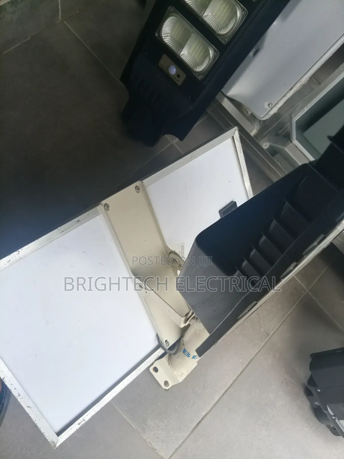 Original Street Light With Separate Panel, 8 Eyes