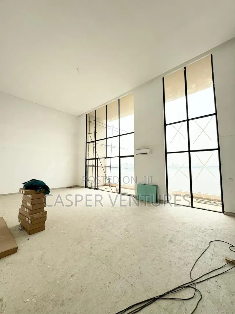 6bdrm Duplex in Banana Island for sale