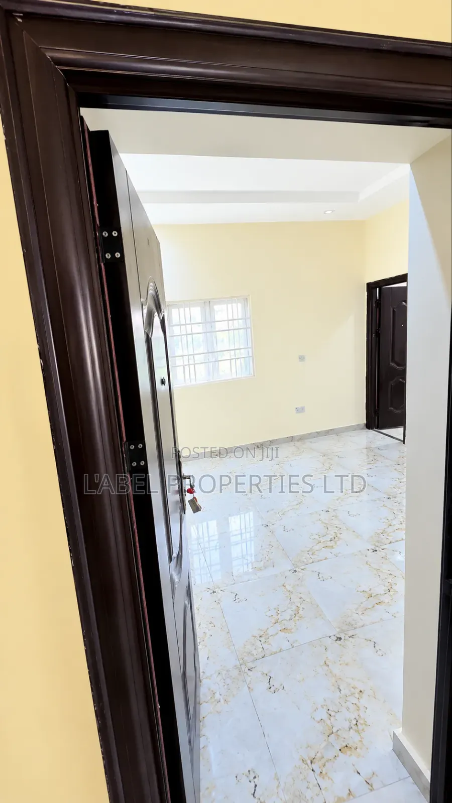3bdrm Block of Flats in Gaduwa District for rent