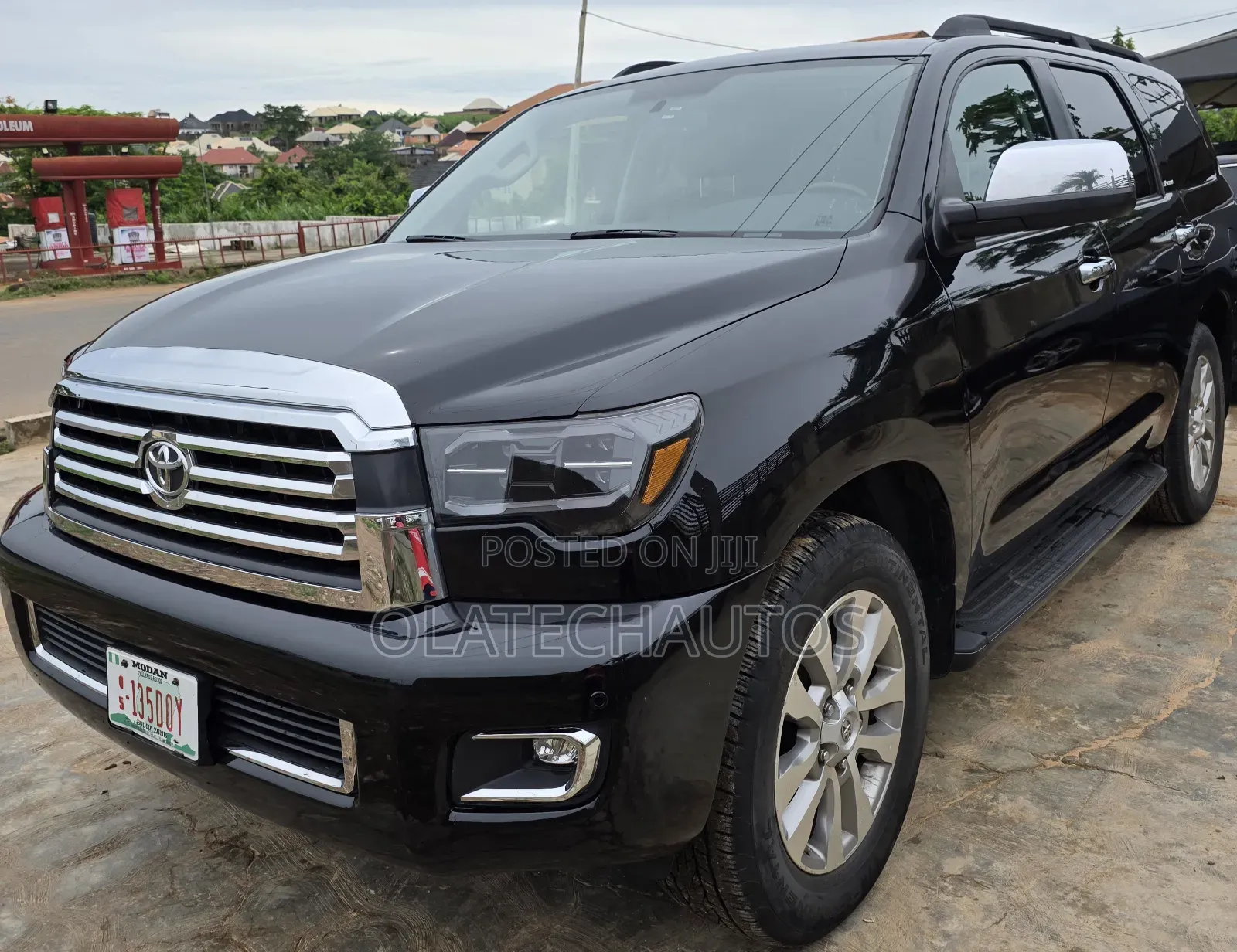 Toyota Sequoia SR5 4x4 2019 Black
