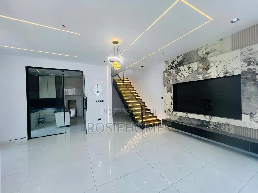 4bdrm Duplex in Ikota for rent