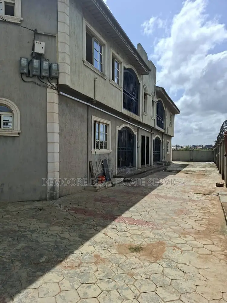 2bdrm Block of Flats in Peace Estate, Baruwa for sale