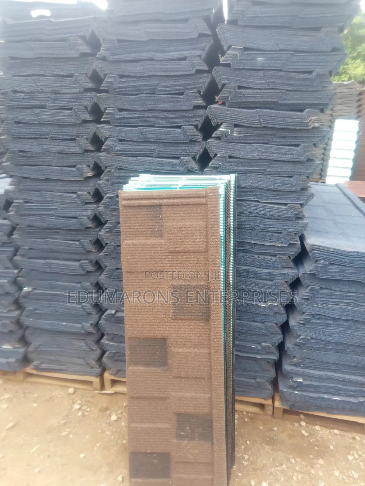 Bond and Classic Stone Coat Roof Tile