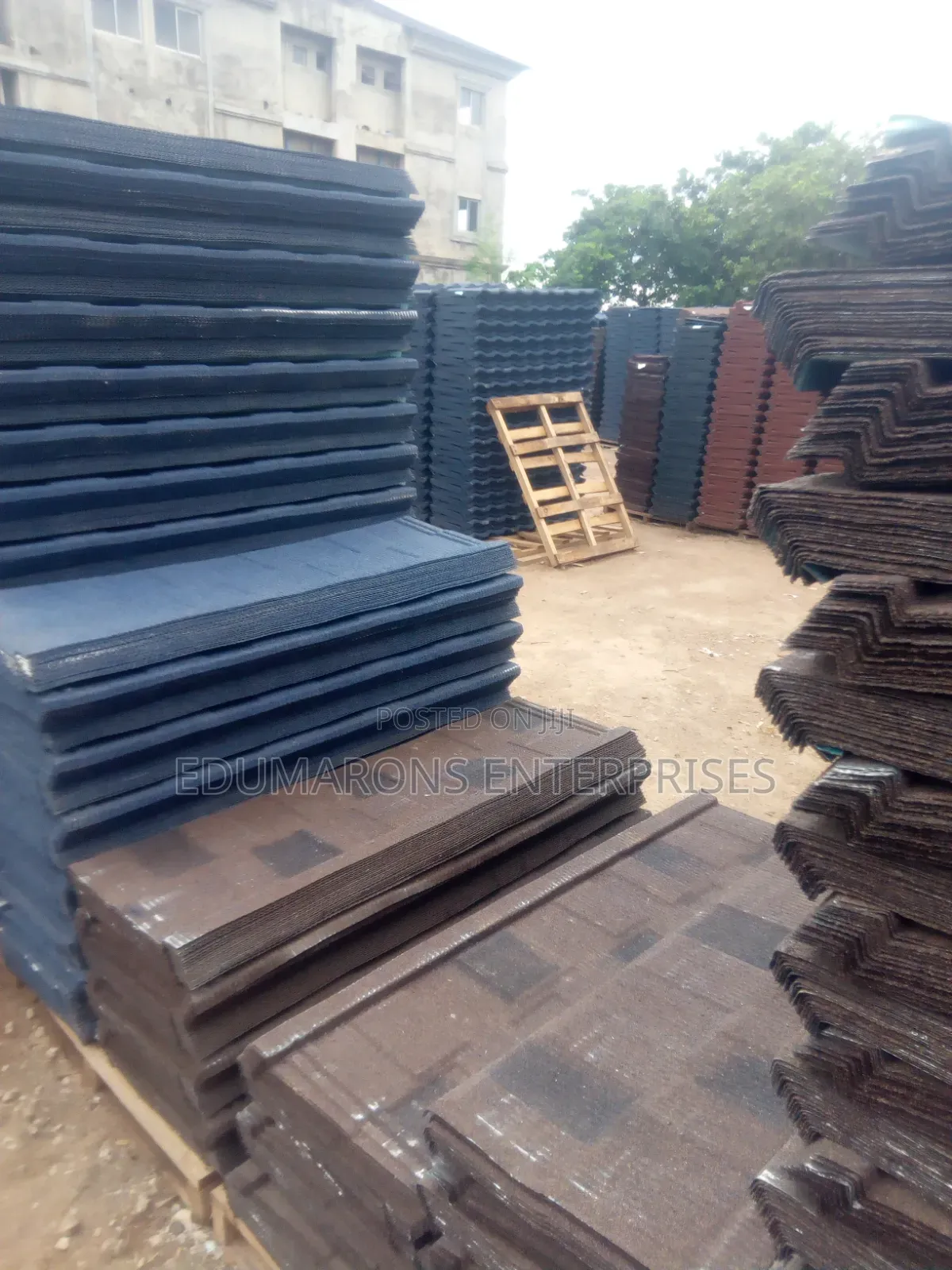 Bond and Classic Stone Coat Roof Tile