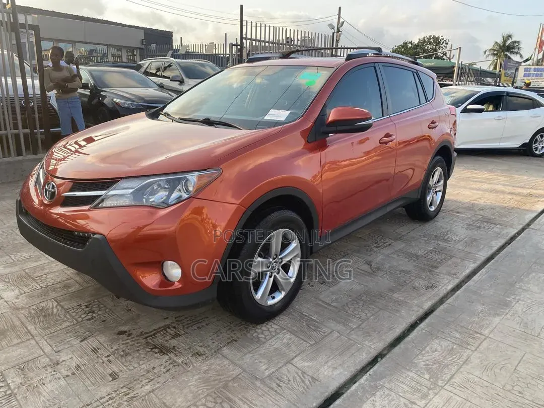 Toyota RAV4 2015 Orange