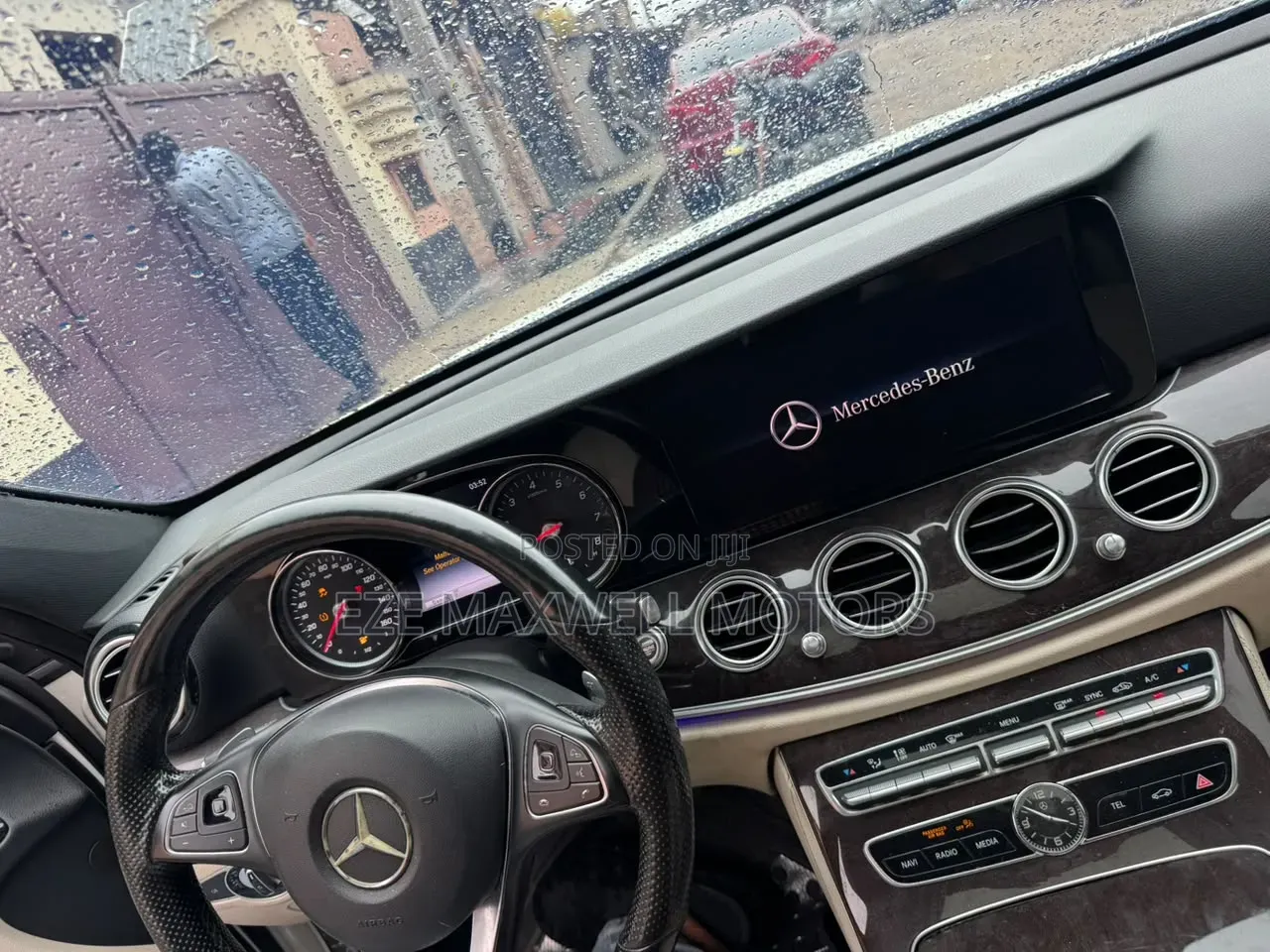 Mercedes-Benz E300 2019 White