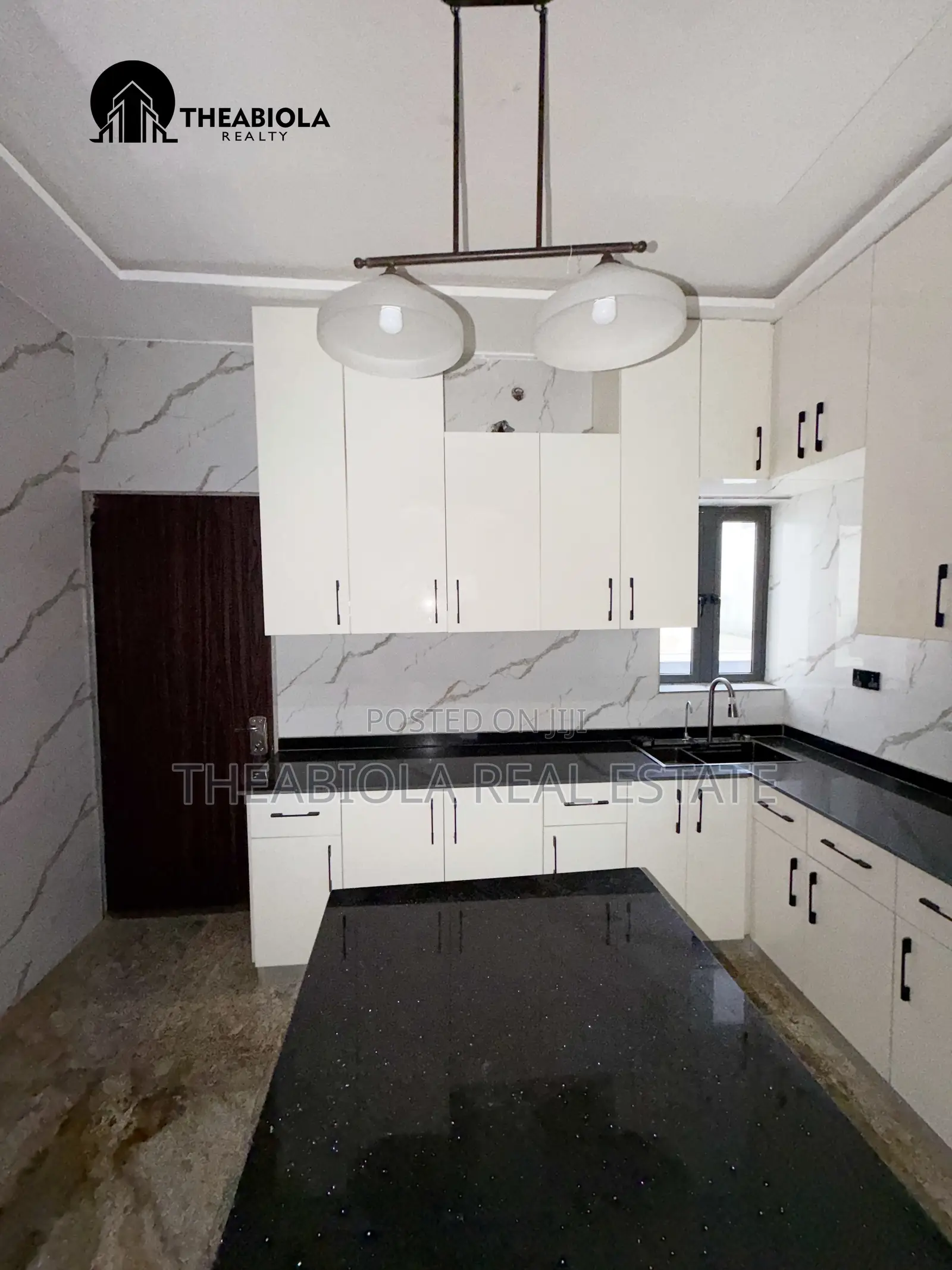 4bdrm Duplex in Guzape, Abuja for sale