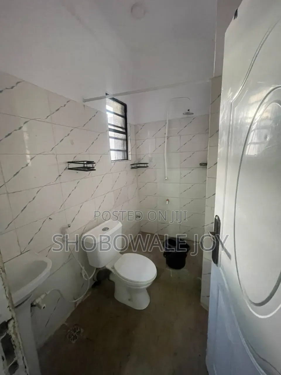 Mini Flat in Osapa London. for rent